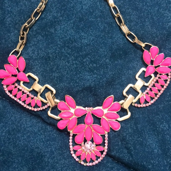 🎈SALE🎈Necklace - Picture 3 of 5